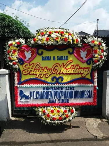 Karangan Bunga Pernikahan hotel aquarius boutique palangkaraya