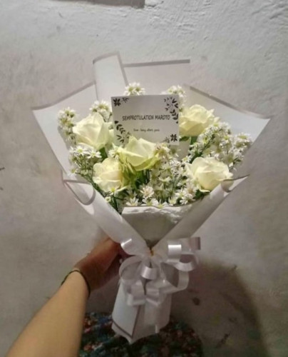 Buket Bunga Wisuda Murah